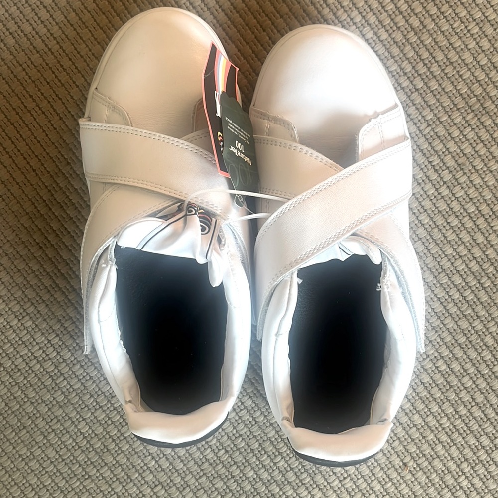 Goats brand kids shoes size 3.5 NWOT